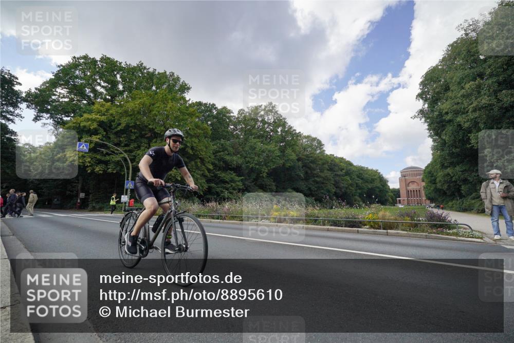 14.09.2025 - Stadtparktriathlon Michael Burmester http://msf.ph/oto/8895610 14.09.2025 13:10:53 Radfahren 1476, 1493 meine-sportfotos.de