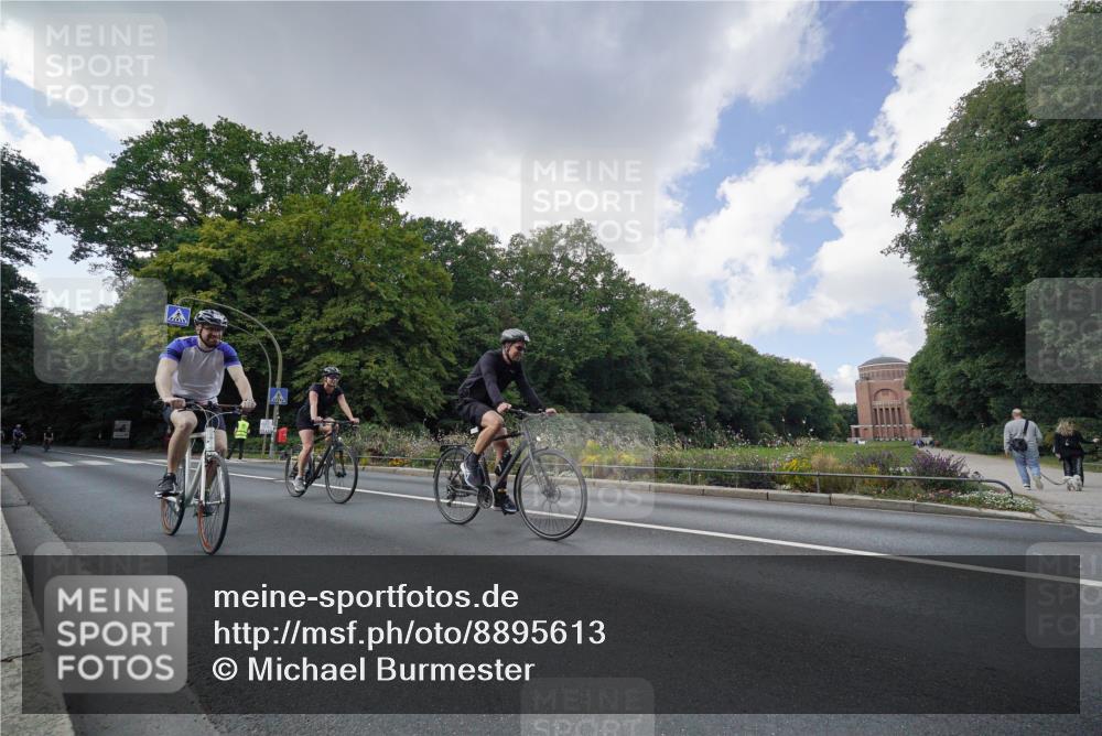 14.09.2025 - Stadtparktriathlon Michael Burmester http://msf.ph/oto/8895613 14.09.2025 13:11:26 Radfahren 1374, 1389, 1463, 1473, 1475, 1497, 1551 meine-sportfotos.de