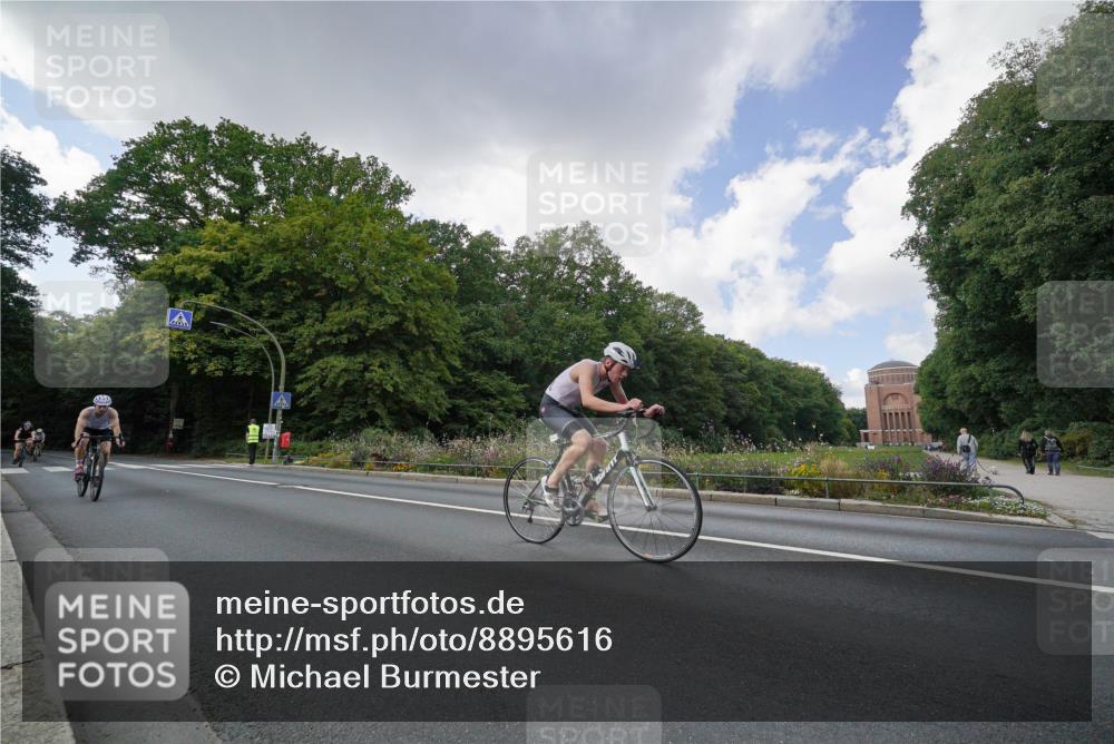 14.09.2025 - Stadtparktriathlon Michael Burmester http://msf.ph/oto/8895616 14.09.2025 13:11:32 Radfahren 1374, 1389, 1397, 1434, 1463, 1473, 1475, 1551 meine-sportfotos.de