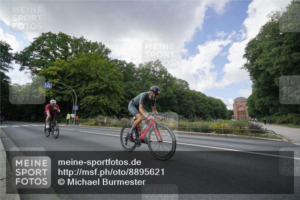 14.09.2025 - Stadtparktriathlon Michael Burmester http://msf.ph/oto/8895621 14.09.2025 13:11:46 Radfahren 1376, 1435, 1437, 1483, 1521 meine-sportfotos.de