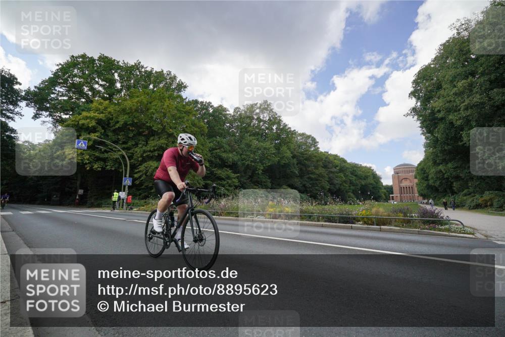 14.09.2025 - Stadtparktriathlon Michael Burmester http://msf.ph/oto/8895623 14.09.2025 13:11:47 Radfahren 1376, 1435, 1437, 1483, 1521 meine-sportfotos.de