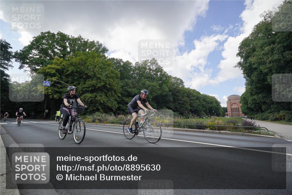 14.09.2025 - Stadtparktriathlon Michael Burmester http://msf.ph/oto/8895630 14.09.2025 13:12:06 Radfahren 1275, 1326, 1357, 1394, 1429, 1465, 1472, 1545, 1558 meine-sportfotos.de
