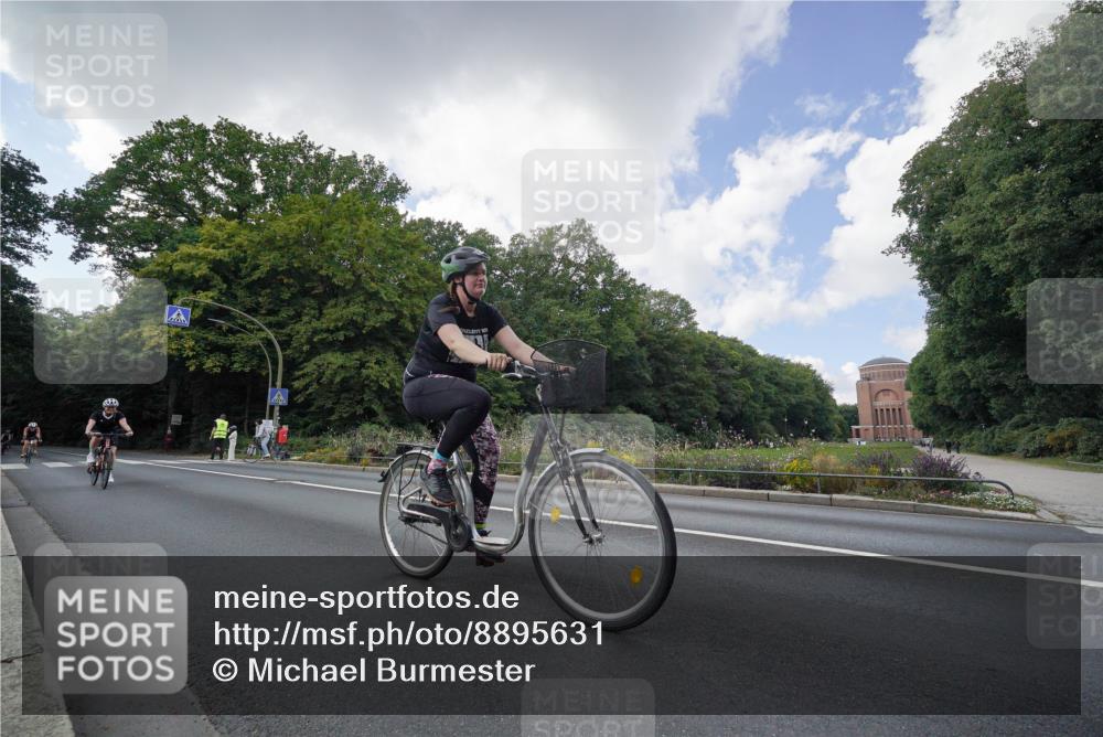 14.09.2025 - Stadtparktriathlon Michael Burmester http://msf.ph/oto/8895631 14.09.2025 13:12:07 Radfahren 1275, 1326, 1394, 1429, 1465, 1472, 1545, 1558 meine-sportfotos.de
