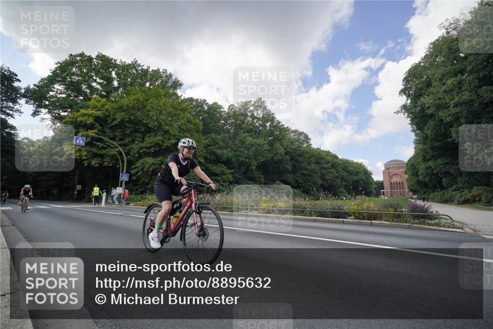 14.09.2025 - Stadtparktriathlon Michael Burmester http://msf.ph/oto/8895632 14.09.2025 13:12:08 Radfahren 1275, 1326, 1394, 1429, 1465, 1472, 1545, 1558 meine-sportfotos.de