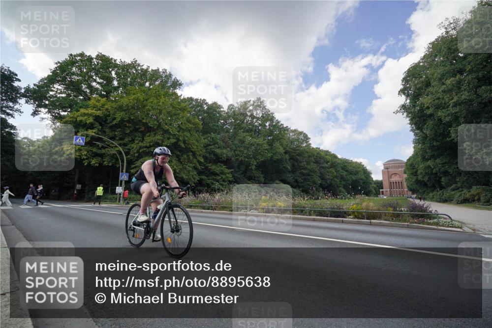 14.09.2025 - Stadtparktriathlon Michael Burmester http://msf.ph/oto/8895638 14.09.2025 13:12:14 Radfahren 1326, 1429, 1472, 1511, 1543, 1558 meine-sportfotos.de