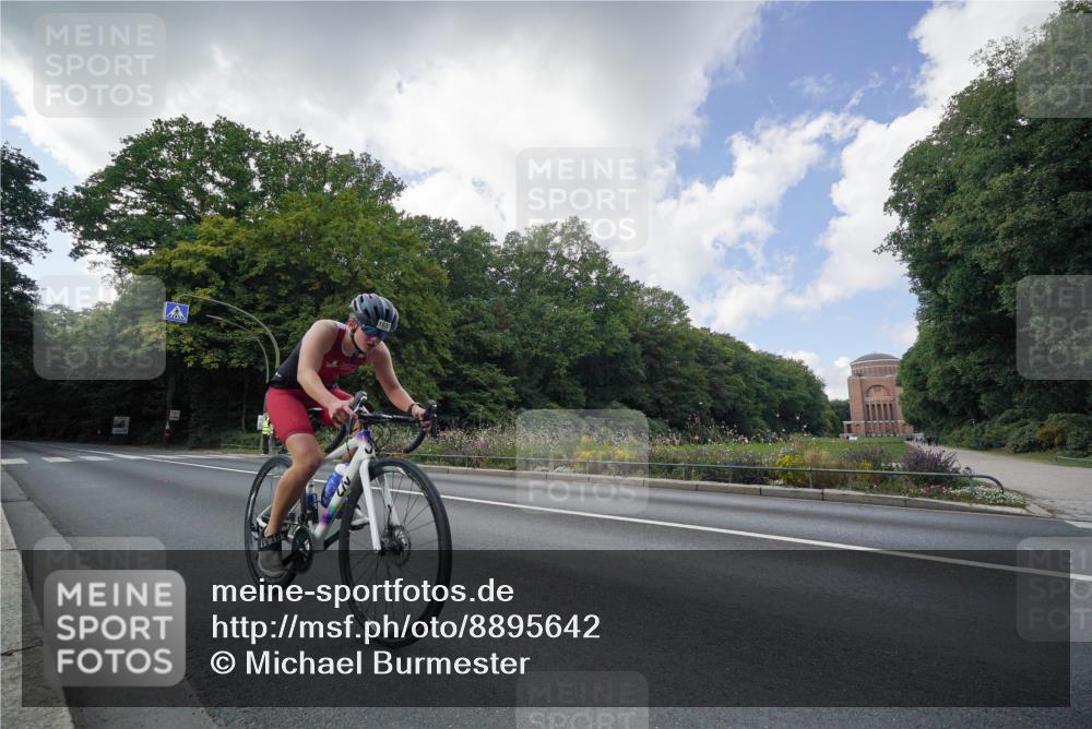 14.09.2025 - Stadtparktriathlon Michael Burmester http://msf.ph/oto/8895642 14.09.2025 13:12:24 Radfahren 1370, 1511, 1537, 1543 meine-sportfotos.de