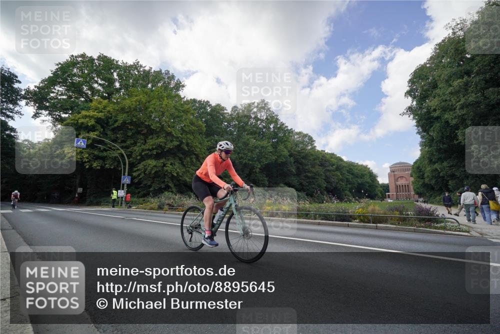 14.09.2025 - Stadtparktriathlon Michael Burmester http://msf.ph/oto/8895645 14.09.2025 13:12:37 Radfahren 1370, 1426, 1494 meine-sportfotos.de