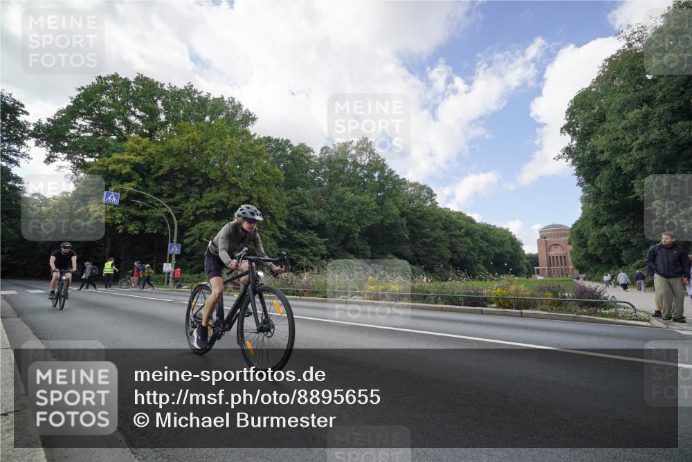 14.09.2025 - Stadtparktriathlon Michael Burmester http://msf.ph/oto/8895655 14.09.2025 13:13:09 Radfahren 1324, 1350, 1490, 1513, 1526 meine-sportfotos.de
