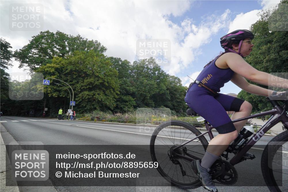14.09.2025 - Stadtparktriathlon Michael Burmester http://msf.ph/oto/8895659 14.09.2025 13:13:25 Radfahren 1323, 1541 meine-sportfotos.de
