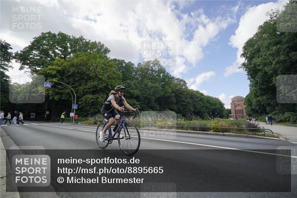 14.09.2025 - Stadtparktriathlon Michael Burmester http://msf.ph/oto/8895665 14.09.2025 13:13:44 Radfahren 1423, 1487, 1505, 1530 meine-sportfotos.de