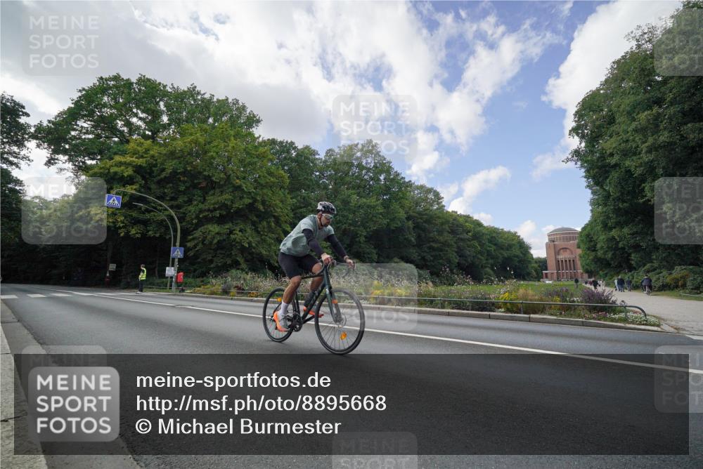 14.09.2025 - Stadtparktriathlon Michael Burmester http://msf.ph/oto/8895668 14.09.2025 13:13:56 Radfahren 1491, 1520 meine-sportfotos.de