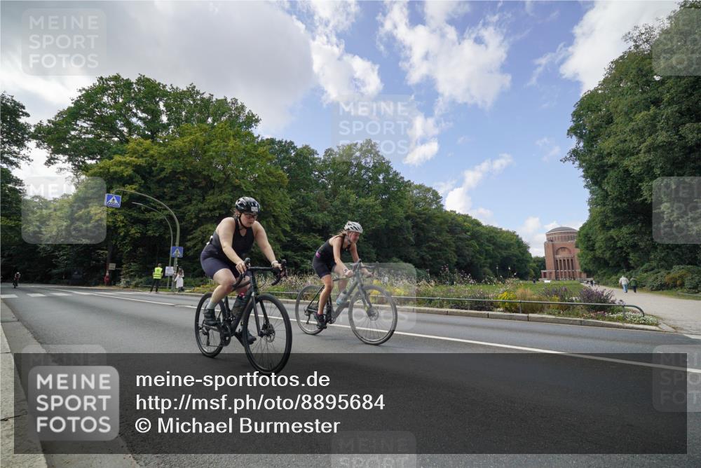 14.09.2025 - Stadtparktriathlon Michael Burmester http://msf.ph/oto/8895684 14.09.2025 13:14:51 Radfahren 1328, 1330, 1469, 1548 meine-sportfotos.de