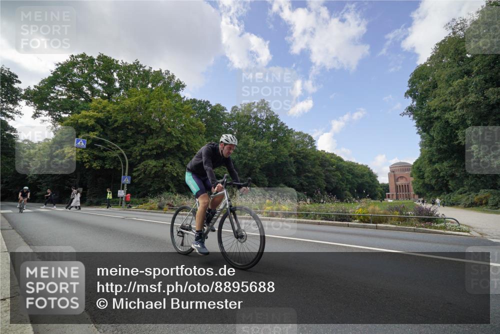 14.09.2025 - Stadtparktriathlon Michael Burmester http://msf.ph/oto/8895688 14.09.2025 13:15:01 Radfahren 1446, 1468, 1469 meine-sportfotos.de