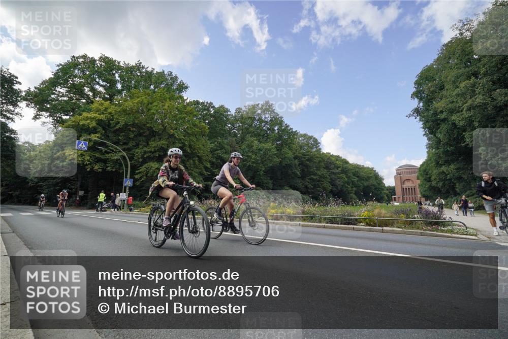 14.09.2025 - Stadtparktriathlon Michael Burmester http://msf.ph/oto/8895706 14.09.2025 13:15:47 Radfahren 1422, 1459, 1474, 1481, 1531, 1542 meine-sportfotos.de