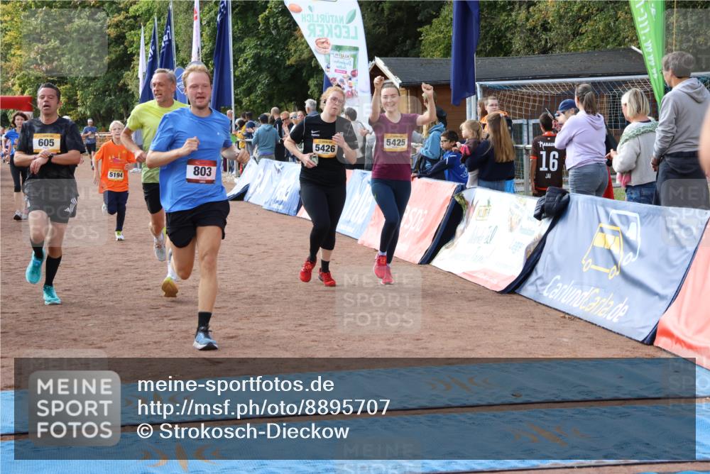 14.09.2025 - Airport Race Strokosch-Dieckow http://msf.ph/oto/8895707 14.09.2025 12:15:38 Ziel 133, 605, 803, 1262, 5194, 5288, 5323, 5425, 5426, 5433, 5516 meine-sportfotos.de