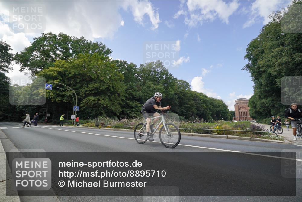 14.09.2025 - Stadtparktriathlon Michael Burmester http://msf.ph/oto/8895710 14.09.2025 13:15:50 Radfahren 1422, 1459, 1474, 1481, 1531 meine-sportfotos.de