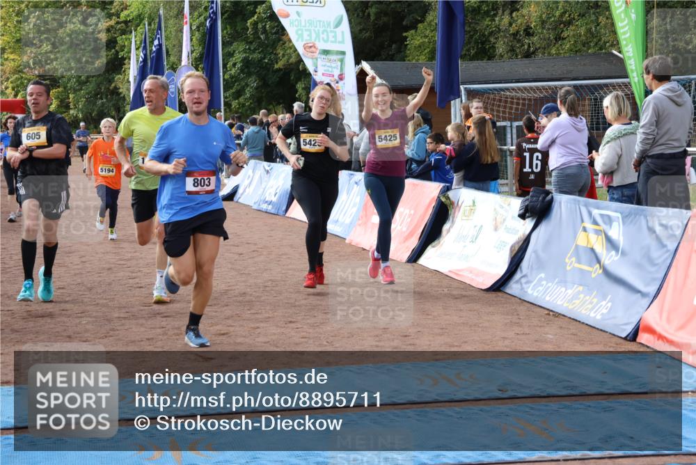 14.09.2025 - Airport Race Strokosch-Dieckow http://msf.ph/oto/8895711 14.09.2025 12:15:38 Ziel 133, 605, 803, 1262, 5194, 5288, 5323, 5425, 5426, 5433, 5516 meine-sportfotos.de