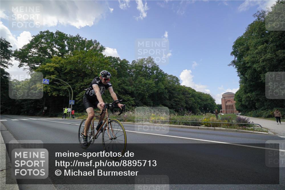 14.09.2025 - Stadtparktriathlon Michael Burmester http://msf.ph/oto/8895713 14.09.2025 13:16:23 Radfahren 1496, 1506 meine-sportfotos.de