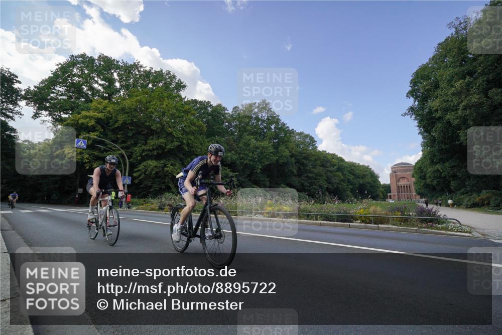 14.09.2025 - Stadtparktriathlon Michael Burmester http://msf.ph/oto/8895722 14.09.2025 13:17:05 Radfahren 1432, 1460, 1462, 1477, 1532, 1559 meine-sportfotos.de