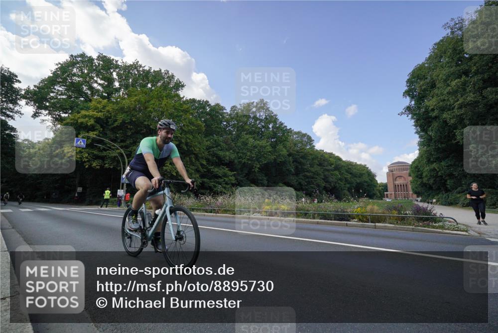 14.09.2025 - Stadtparktriathlon Michael Burmester http://msf.ph/oto/8895730 14.09.2025 13:17:20 Radfahren 1479, 1498, 1507, 1517 meine-sportfotos.de