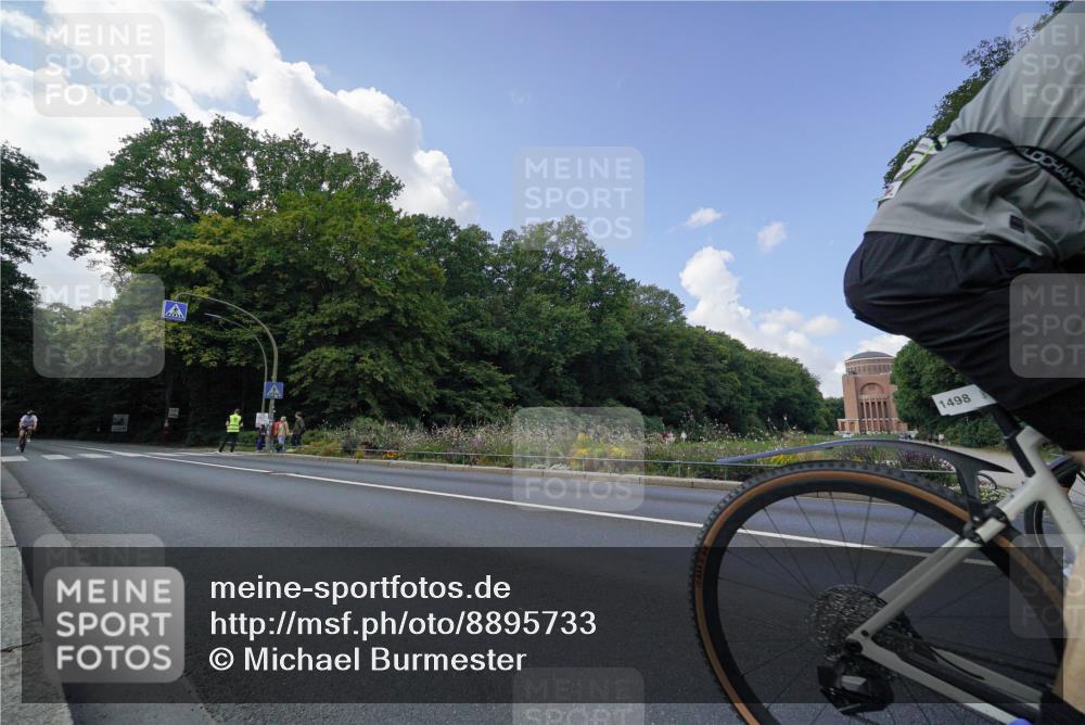 14.09.2025 - Stadtparktriathlon Michael Burmester http://msf.ph/oto/8895733 14.09.2025 13:17:26 Radfahren 1427, 1498, 1507, 1517, 1554 meine-sportfotos.de