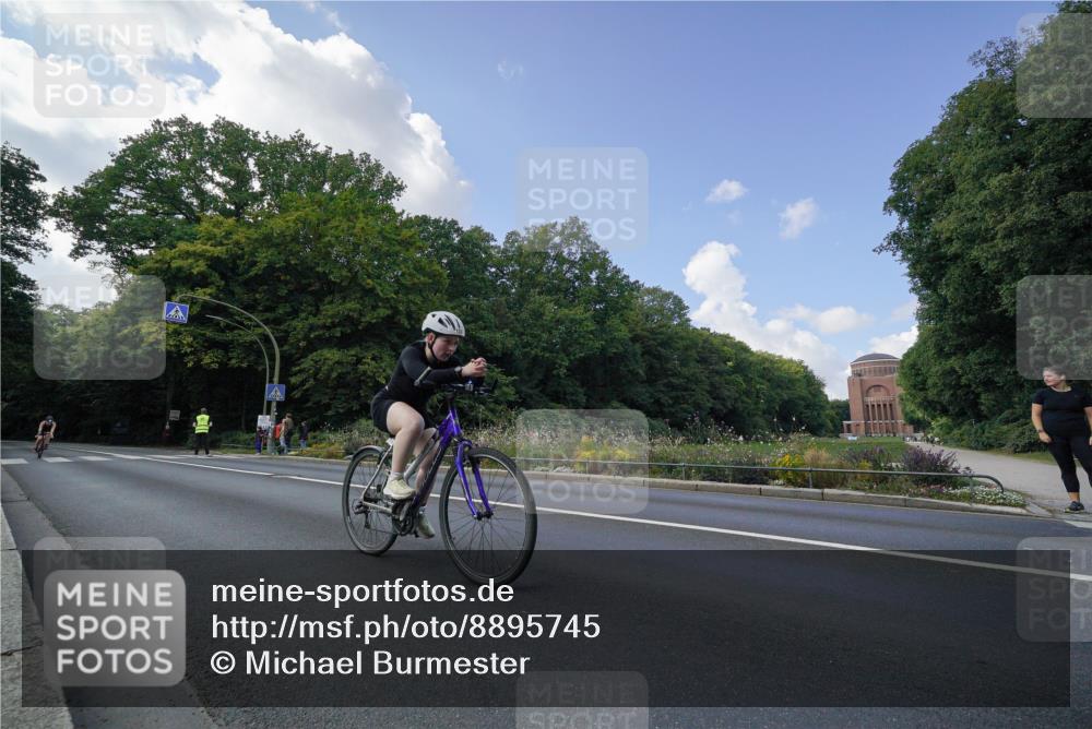 14.09.2025 - Stadtparktriathlon Michael Burmester http://msf.ph/oto/8895745 14.09.2025 13:17:50 Radfahren 1325, 1448, 1454, 1522, 1534 meine-sportfotos.de