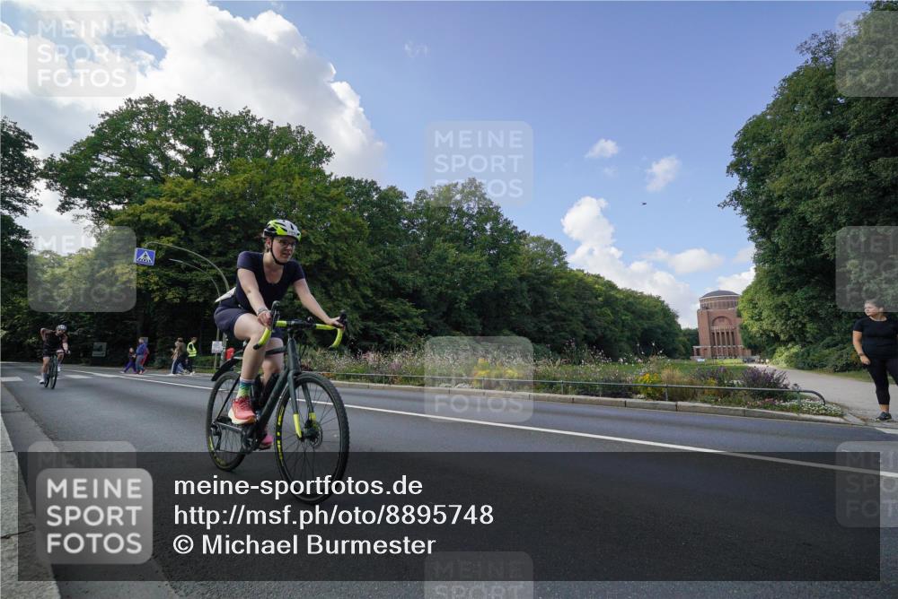 14.09.2025 - Stadtparktriathlon Michael Burmester http://msf.ph/oto/8895748 14.09.2025 13:17:57 Radfahren 1448, 1515, 1534 meine-sportfotos.de