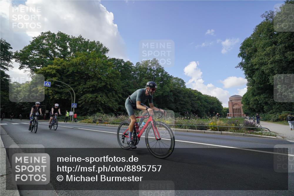14.09.2025 - Stadtparktriathlon Michael Burmester http://msf.ph/oto/8895757 14.09.2025 13:18:34 Radfahren 1436, 1453, 1480, 1501, 1521, 1543, 1545 meine-sportfotos.de