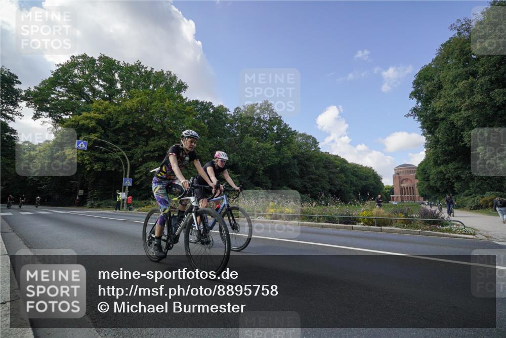 14.09.2025 - Stadtparktriathlon Michael Burmester http://msf.ph/oto/8895758 14.09.2025 13:18:35 Radfahren 1436, 1453, 1480, 1501, 1521, 1543, 1545 meine-sportfotos.de