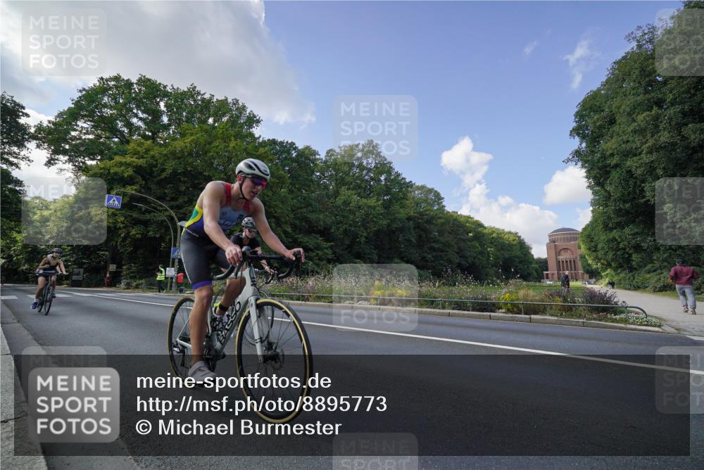 14.09.2025 - Stadtparktriathlon Michael Burmester http://msf.ph/oto/8895773 14.09.2025 13:19:20 Radfahren 1438, 1439, 1527, 1546, 1598 meine-sportfotos.de