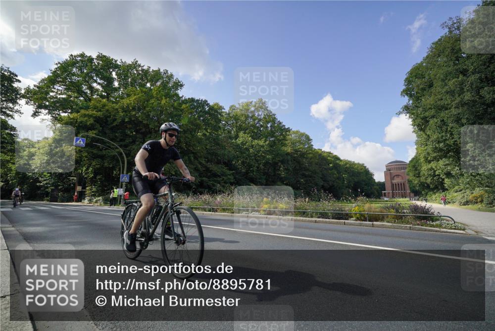 14.09.2025 - Stadtparktriathlon Michael Burmester http://msf.ph/oto/8895781 14.09.2025 13:19:34 Radfahren 1473, 1476, 1484, 1558, 1611 meine-sportfotos.de