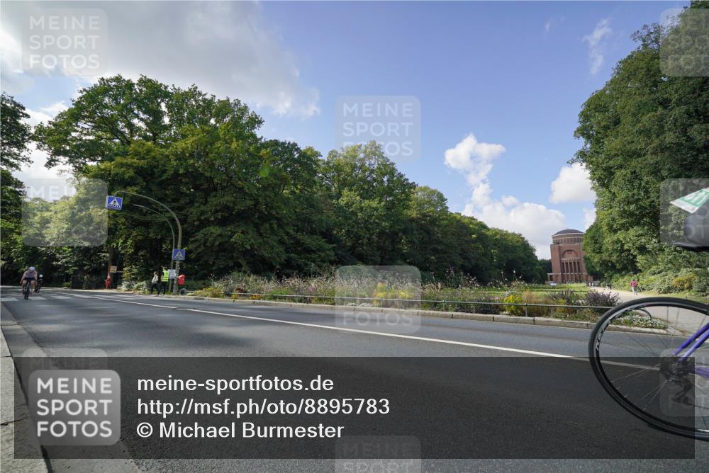 14.09.2025 - Stadtparktriathlon Michael Burmester http://msf.ph/oto/8895783 14.09.2025 13:19:34 Radfahren 1473, 1476, 1484, 1558, 1611 meine-sportfotos.de