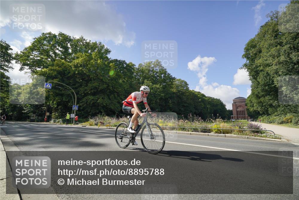 14.09.2025 - Stadtparktriathlon Michael Burmester http://msf.ph/oto/8895788 14.09.2025 13:19:46 Radfahren 1397, 1450, 1494, 1537, 1620 meine-sportfotos.de