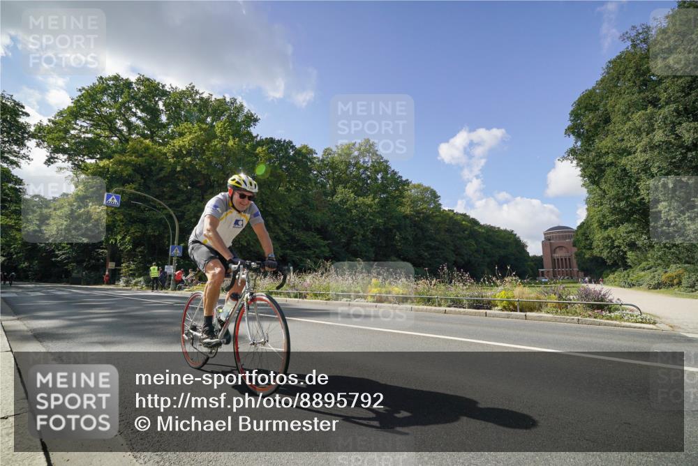 14.09.2025 - Stadtparktriathlon Michael Burmester http://msf.ph/oto/8895792 14.09.2025 13:19:51 Radfahren 1357, 1376, 1397, 1494, 1537, 1541, 1620 meine-sportfotos.de