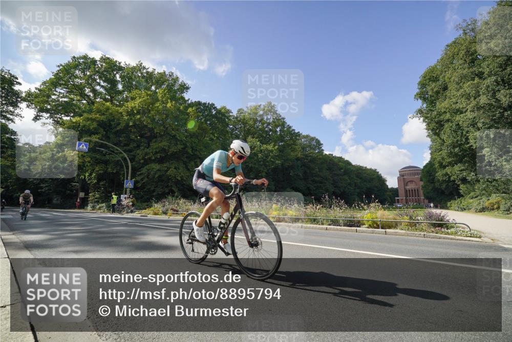 14.09.2025 - Stadtparktriathlon Michael Burmester http://msf.ph/oto/8895794 14.09.2025 13:19:56 Radfahren 1357, 1376, 1397, 1526, 1541, 1571 meine-sportfotos.de