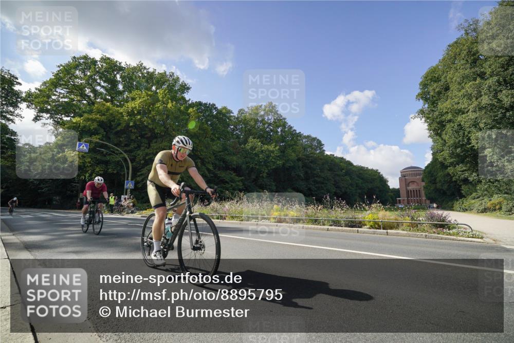 14.09.2025 - Stadtparktriathlon Michael Burmester http://msf.ph/oto/8895795 14.09.2025 13:19:58 Radfahren 1357, 1376, 1426, 1526, 1541, 1571 meine-sportfotos.de