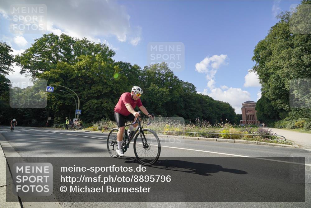 14.09.2025 - Stadtparktriathlon Michael Burmester http://msf.ph/oto/8895796 14.09.2025 13:19:59 Radfahren 1357, 1376, 1426, 1526, 1541, 1571 meine-sportfotos.de