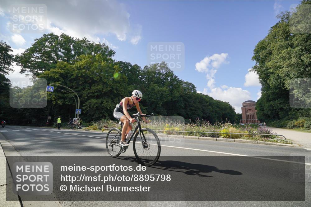 14.09.2025 - Stadtparktriathlon Michael Burmester http://msf.ph/oto/8895798 14.09.2025 13:20:01 Radfahren 1357, 1376, 1426, 1526, 1541, 1571 meine-sportfotos.de