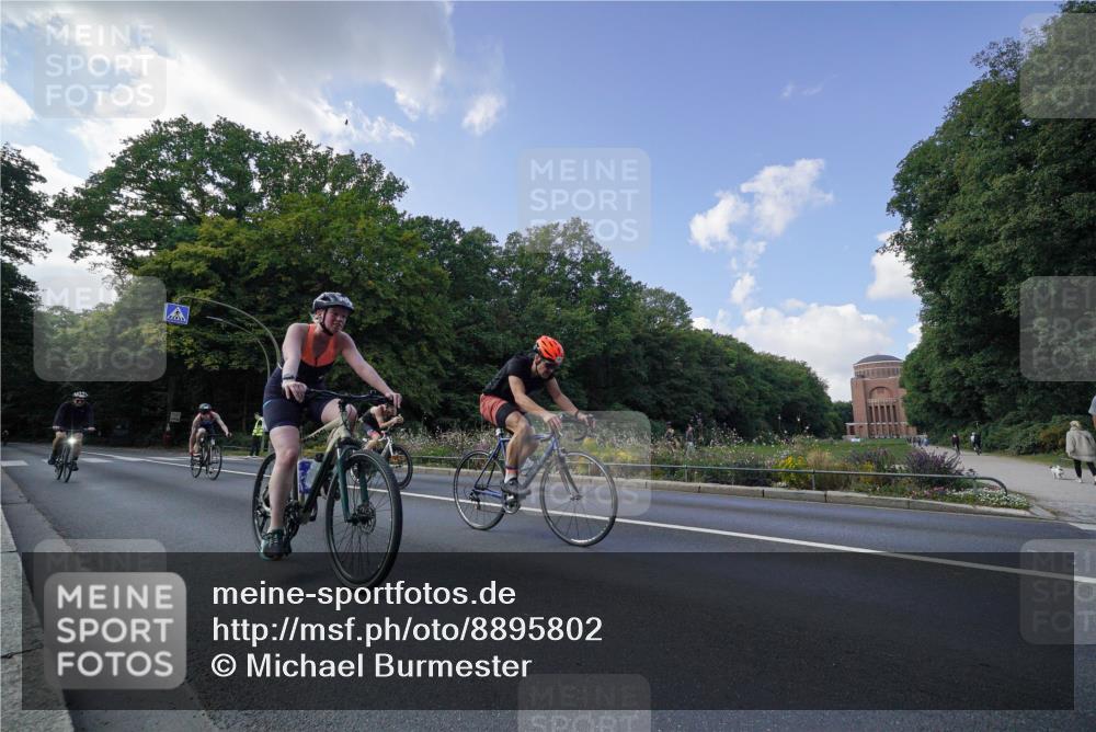 14.09.2025 - Stadtparktriathlon Michael Burmester http://msf.ph/oto/8895802 14.09.2025 13:20:20 Radfahren 1341, 1497, 1513, 1581, 1596, 1605, 1607 meine-sportfotos.de