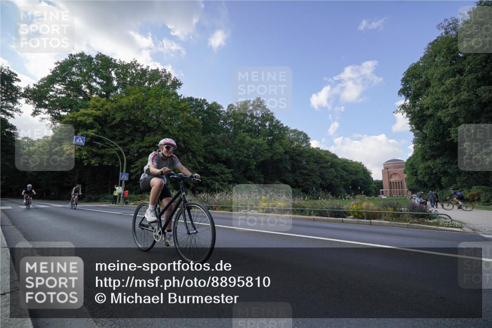 14.09.2025 - Stadtparktriathlon Michael Burmester http://msf.ph/oto/8895810 14.09.2025 13:20:33 Radfahren 1437, 1465, 1576 meine-sportfotos.de