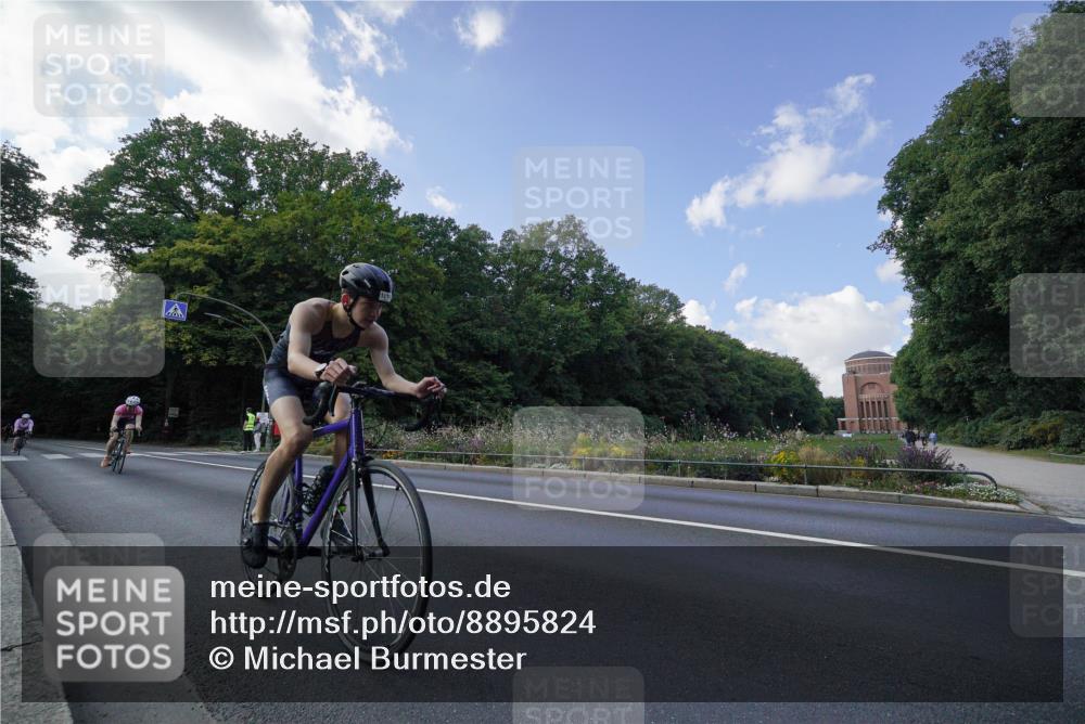 14.09.2025 - Stadtparktriathlon Michael Burmester http://msf.ph/oto/8895824 14.09.2025 13:21:00 Radfahren 1331, 1504, 1528, 1556, 1616, 1618 meine-sportfotos.de