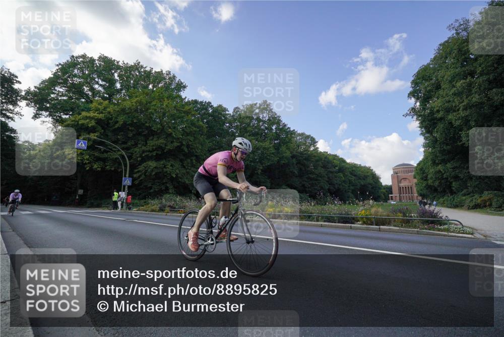 14.09.2025 - Stadtparktriathlon Michael Burmester http://msf.ph/oto/8895825 14.09.2025 13:21:01 Radfahren 1331, 1504, 1528, 1556, 1616, 1618 meine-sportfotos.de