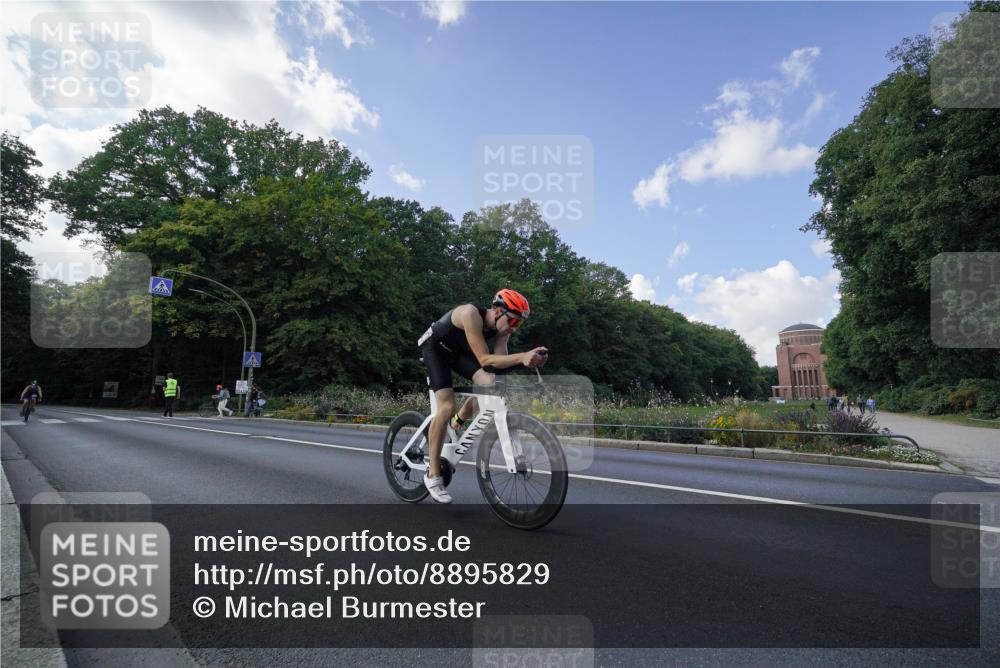 14.09.2025 - Stadtparktriathlon Michael Burmester http://msf.ph/oto/8895829 14.09.2025 13:21:08 Radfahren 1331, 1504, 1594, 1616 meine-sportfotos.de
