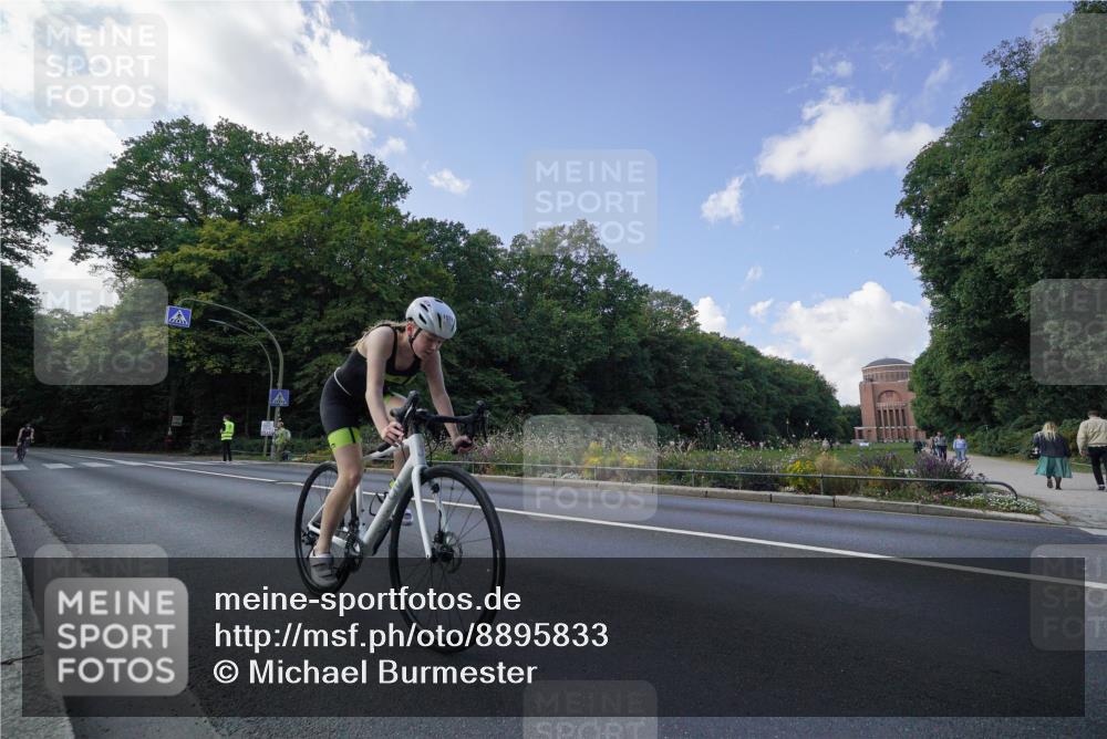 14.09.2025 - Stadtparktriathlon Michael Burmester http://msf.ph/oto/8895833 14.09.2025 13:21:25 Radfahren 1547, 1578, 1580 meine-sportfotos.de