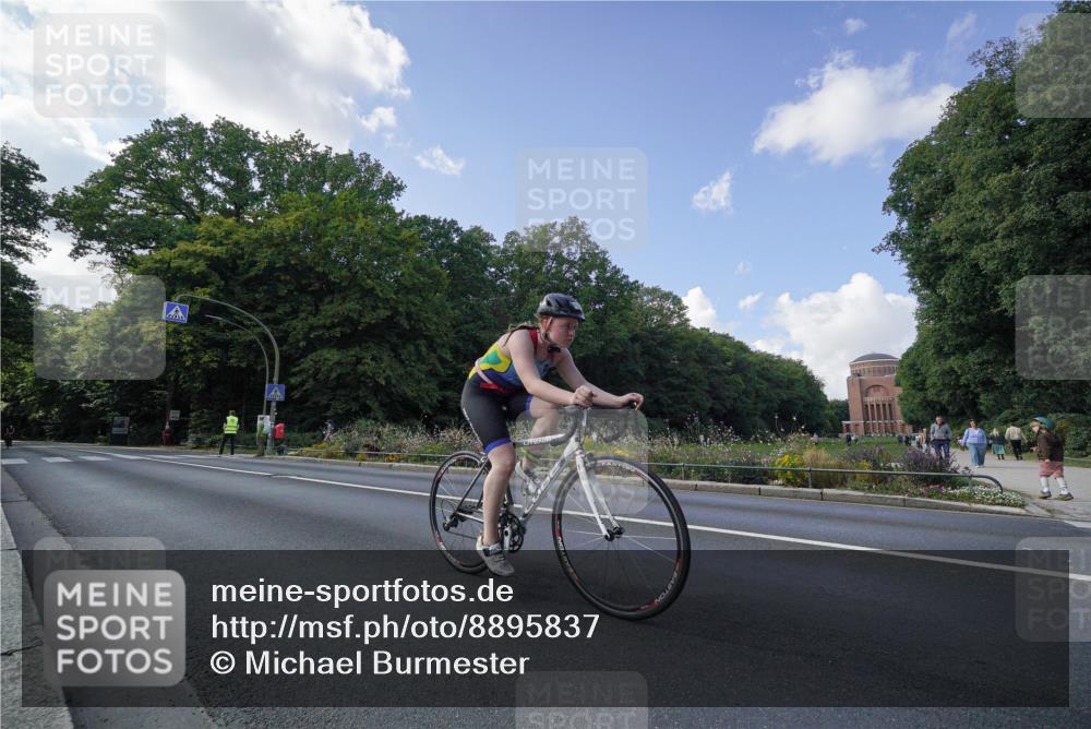 14.09.2025 - Stadtparktriathlon Michael Burmester http://msf.ph/oto/8895837 14.09.2025 13:21:40 Radfahren 1469, 1530, 1538, 1552, 1564 meine-sportfotos.de