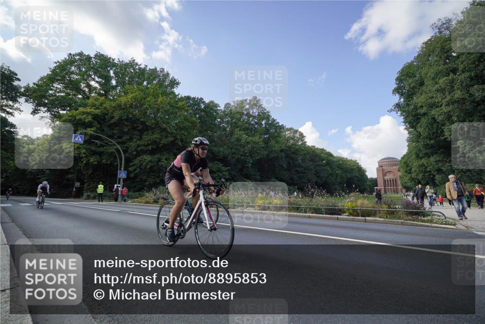 14.09.2025 - Stadtparktriathlon Michael Burmester http://msf.ph/oto/8895853 14.09.2025 13:22:16 Radfahren 1430, 1444, 1452, 1548, 1577 meine-sportfotos.de