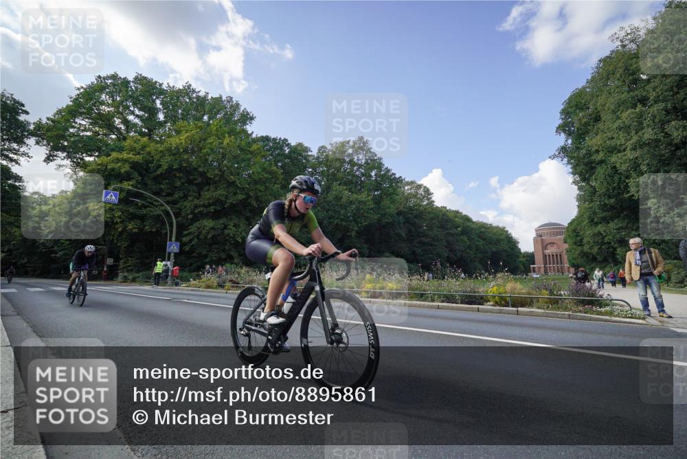 14.09.2025 - Stadtparktriathlon Michael Burmester http://msf.ph/oto/8895861 14.09.2025 13:22:32 Radfahren 1468, 1492, 1536, 1599, 1610 meine-sportfotos.de