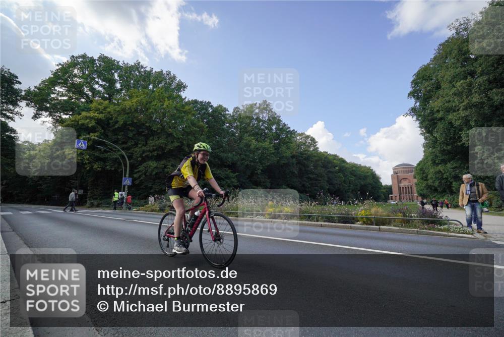 14.09.2025 - Stadtparktriathlon Michael Burmester http://msf.ph/oto/8895869 14.09.2025 13:22:47 Radfahren 1324, 1423, 1471, 1535 meine-sportfotos.de