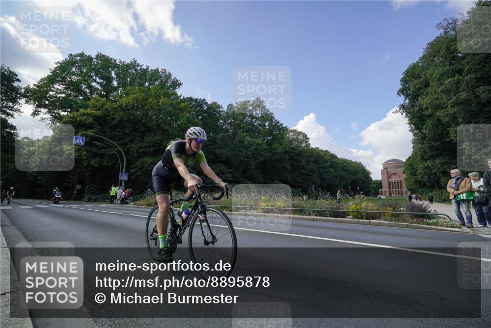 14.09.2025 - Stadtparktriathlon Michael Burmester http://msf.ph/oto/8895878 14.09.2025 13:23:13 Radfahren 1446, 1456, 1529, 1584 meine-sportfotos.de
