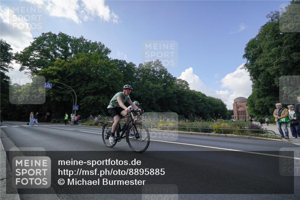 14.09.2025 - Stadtparktriathlon Michael Burmester http://msf.ph/oto/8895885 14.09.2025 13:23:26 Radfahren 1523, 1557, 1563, 1584 meine-sportfotos.de